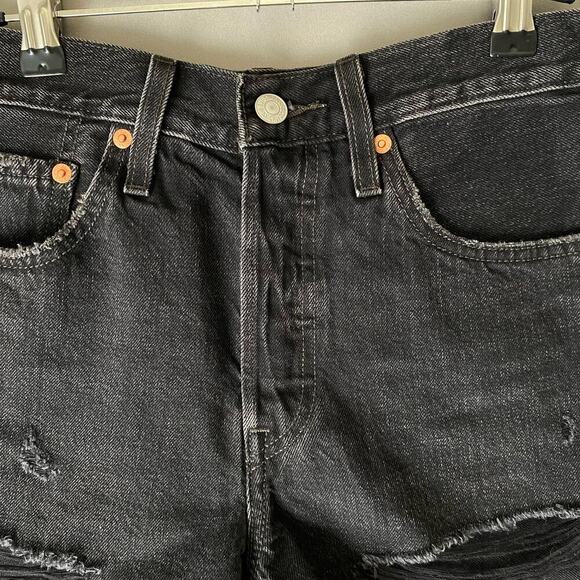 Levi's Premium 501  sz 26 gray distressed‎ jean shorts - Picture 2 of 10